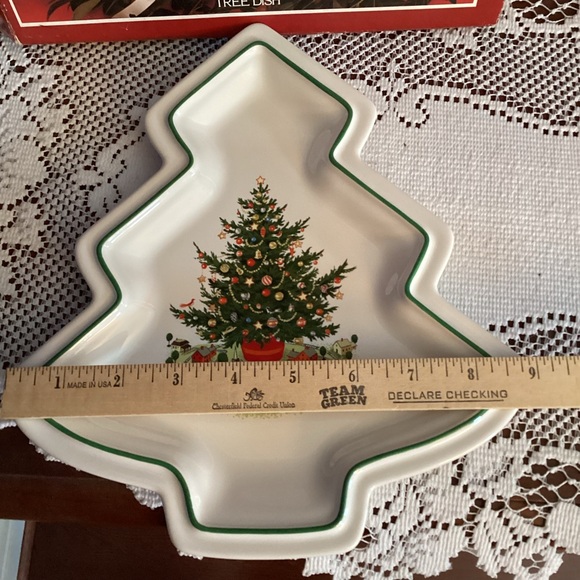 Pfaltzgraff Christmas Heritage Tree Dish - Picture 6 of 7